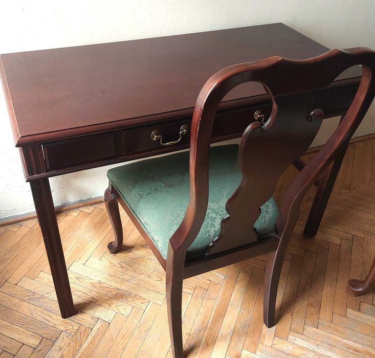 Drewniana konsola -stolik, z krzesłem