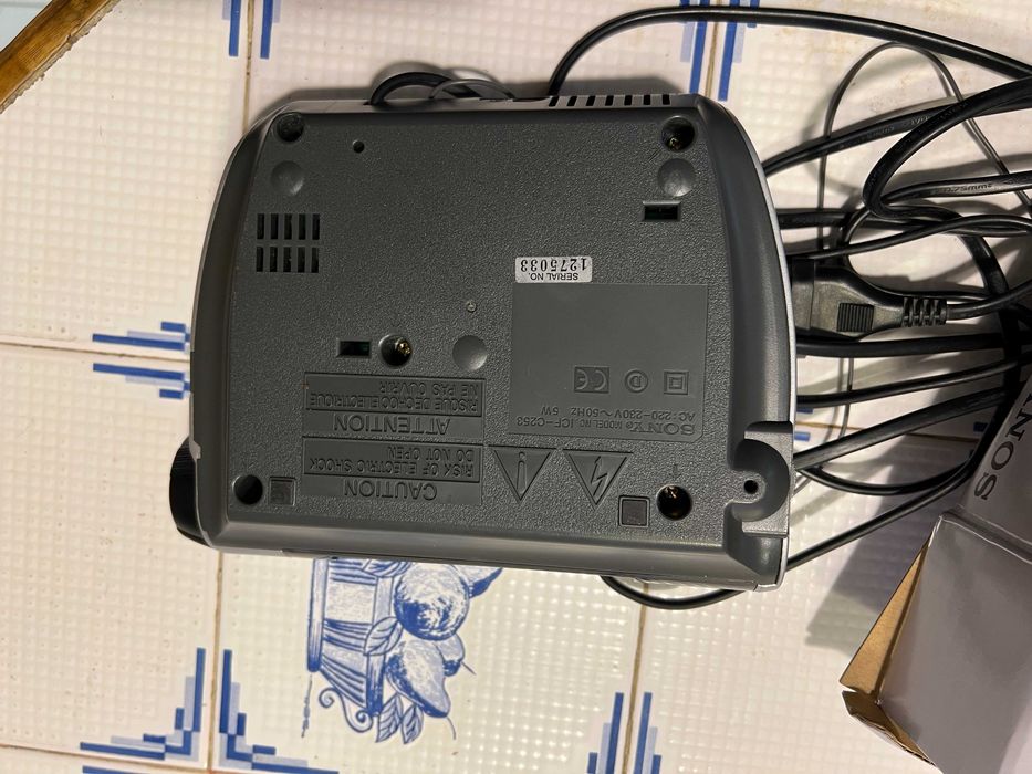 Radio Sony Despertador com Sintonia Automática, a Funcionar a 100%