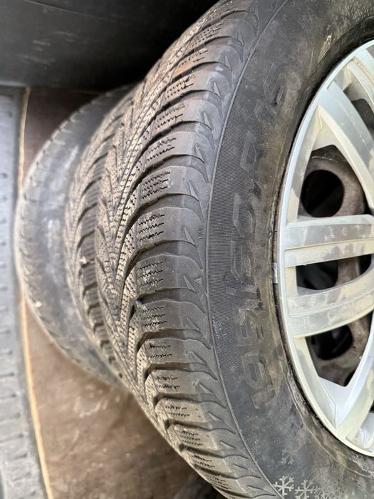Продам зимові шини на дисках