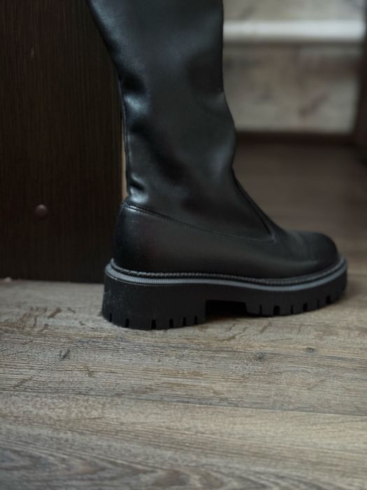 Нові шкіряні ботфорти. Ботфорди. Вище колін. Чулок.