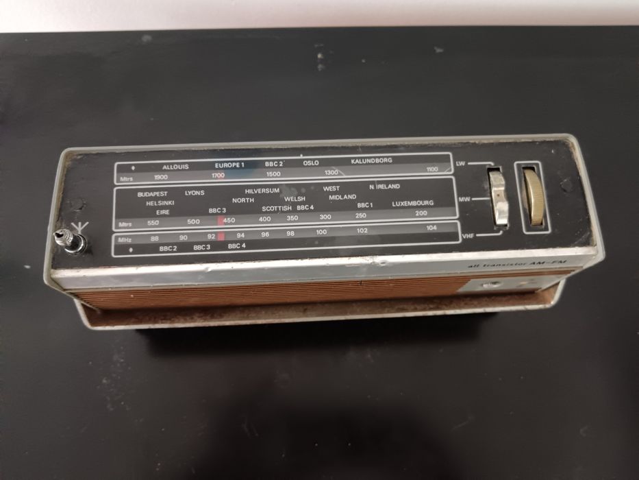 Rádio portátil Frolic (FACEL CL164)