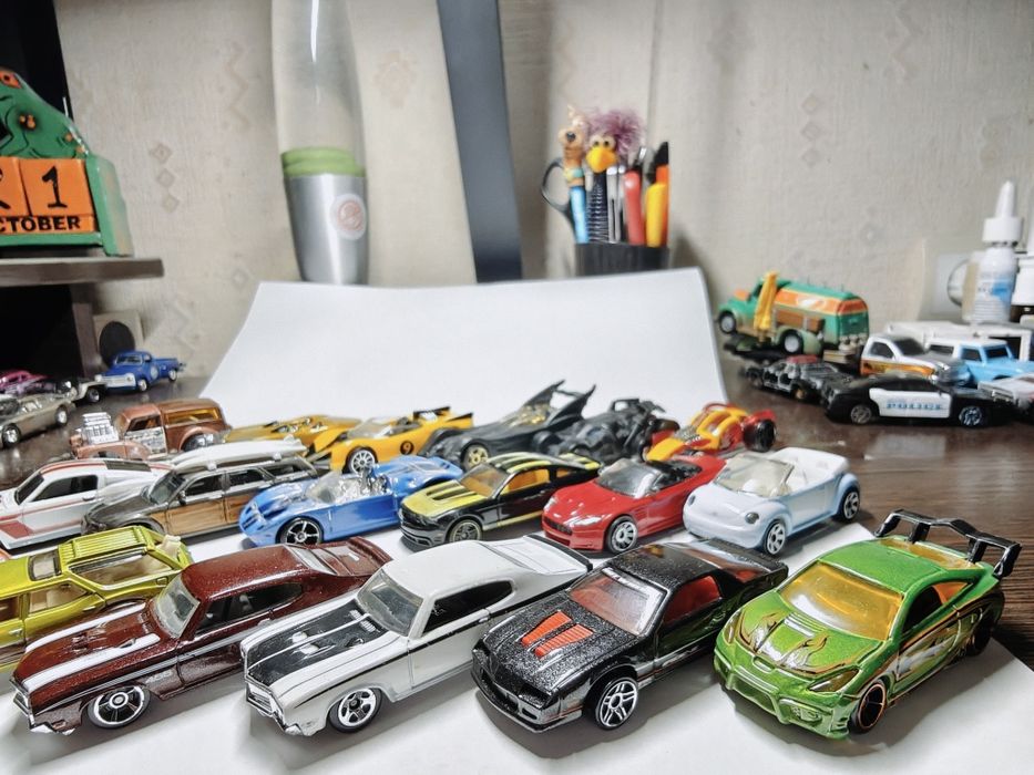 Машинки модели hot wheels matchbox Toyota Ford Buick