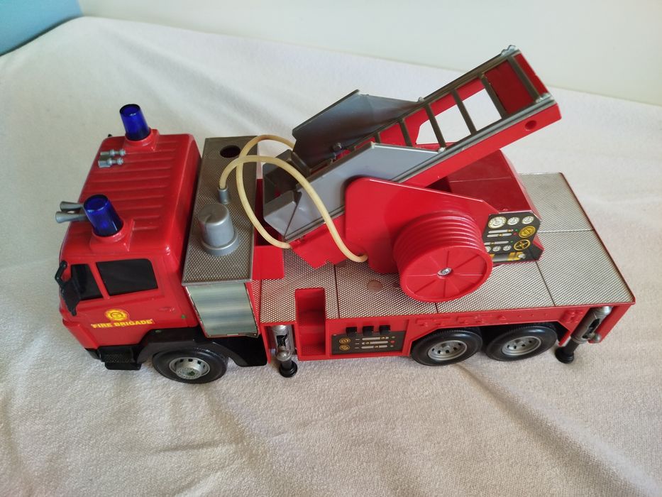 Пожарная машина игрушка большая