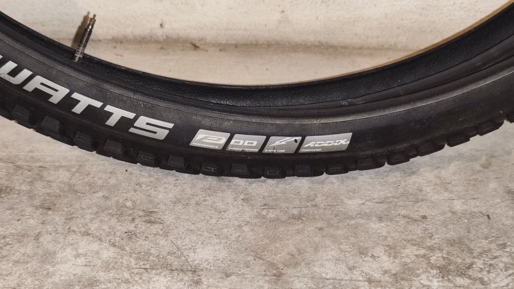 2 Pneus Schwalbe 29” + 2 Câmaras de Ar