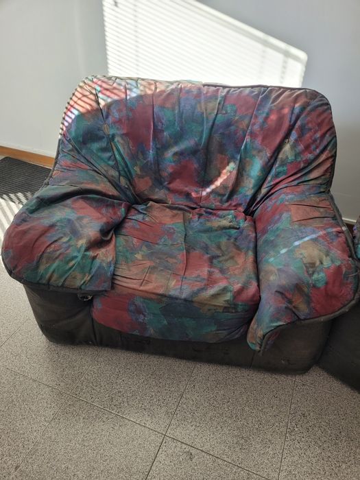 Dois Sofás Individuais em.tecido lavavel