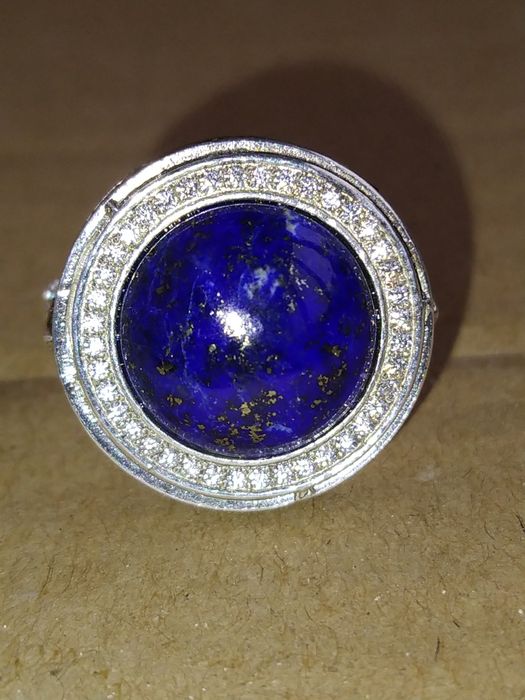 Срібний перстень з камінням