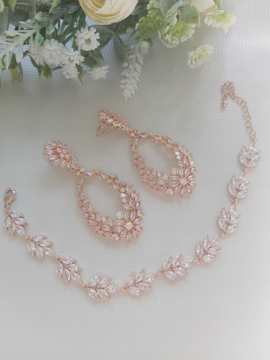 Komplet biżuterii kolczyki bransoletka glamour