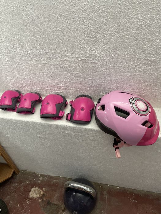 Joalheiras e cotoveleiras + capacete