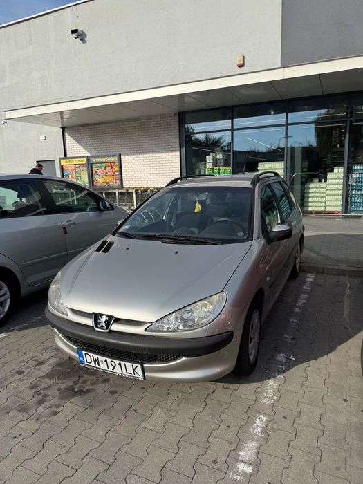 Peugeot 206 Sprzedam samochód osobowy. Zapraszam do kontaktu.