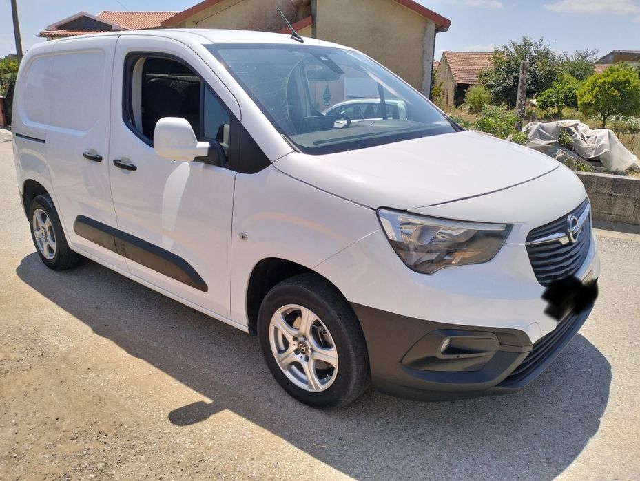 Opel Combo 2019 impecável