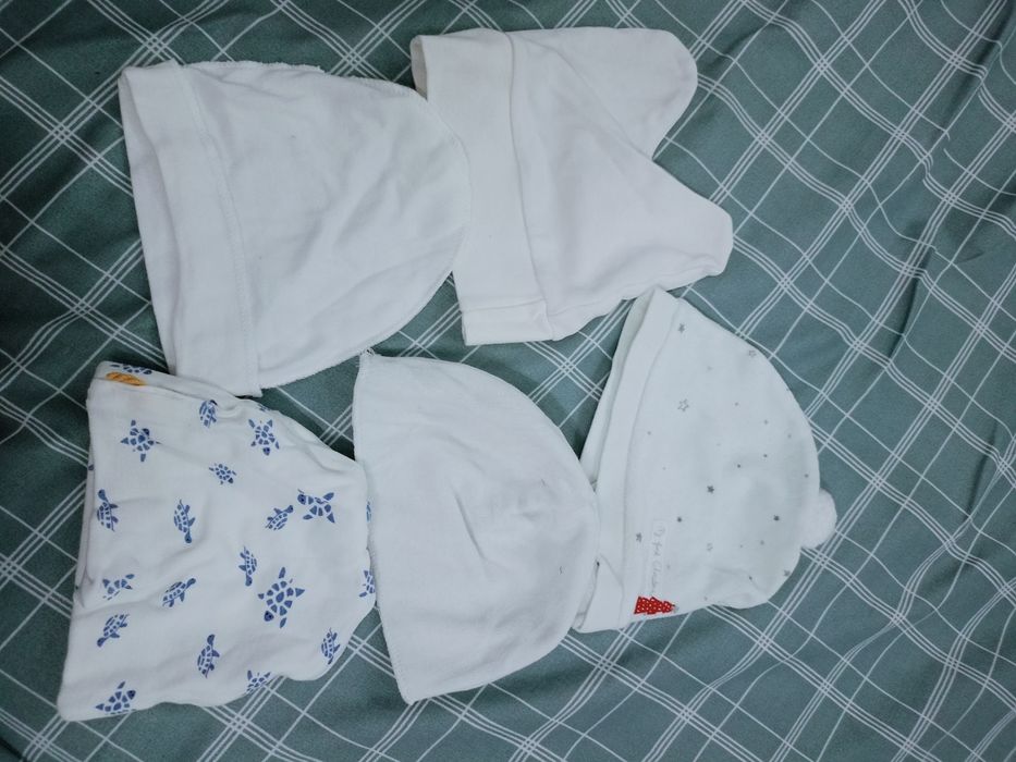 Дитячі шапочки ,немовлятам ,0-4 місяці