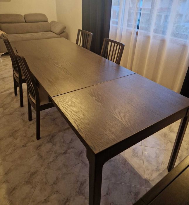 Mesa Extensível de Jantar com 4 Cadeiras - Ótimo Estado