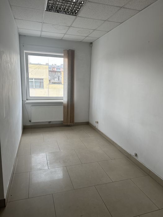 Продам приміщення в центрі офісне 800м2