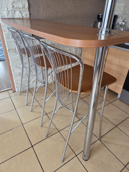 Stolik / blat / bufet + 3 krzesła