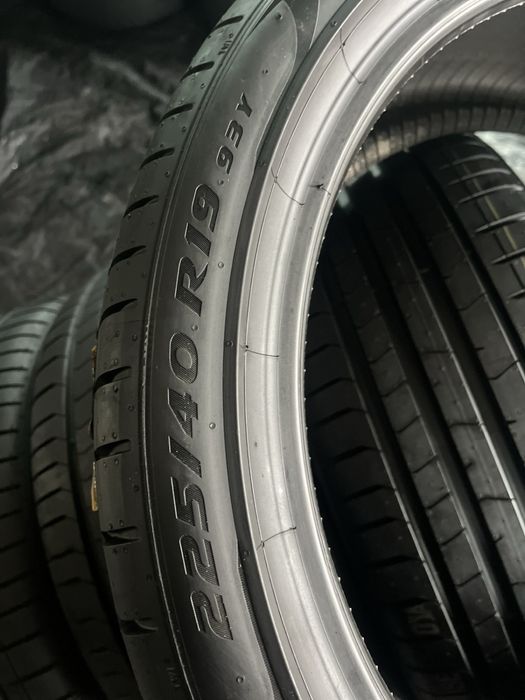 255/35/19+225/40/19 R19 Pirelli PZero PZ4 4шт нові