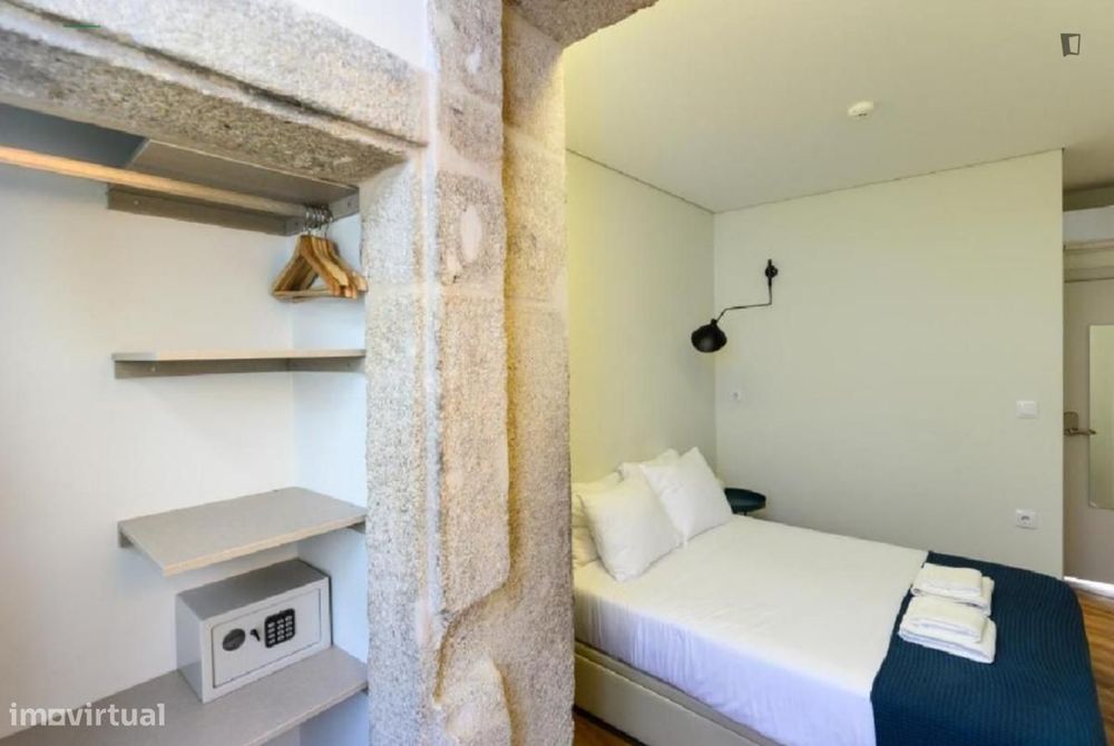 Quarto - localizado em Sé Porto