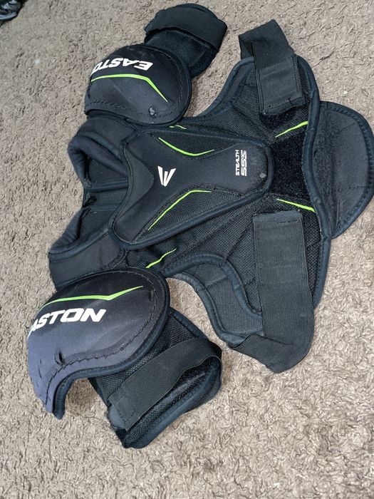 Хокейний нагрудник