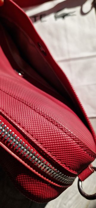 Ubrana 1 raz Piękna torebka Lacoste Square Crossover Bag bordowy