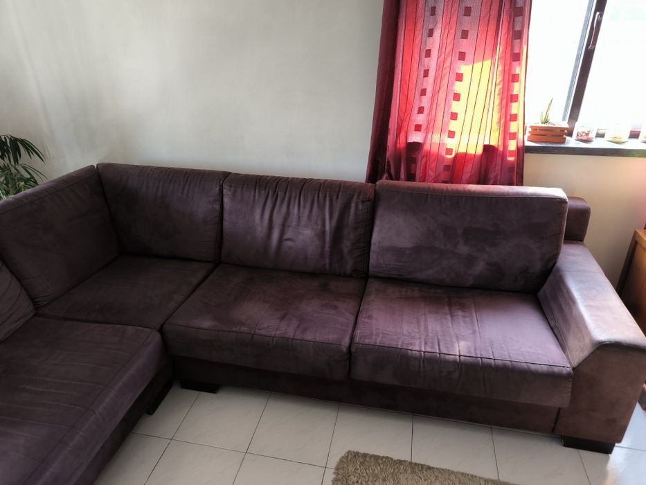 Sofá de canto com chaise lateral marca Stoffus