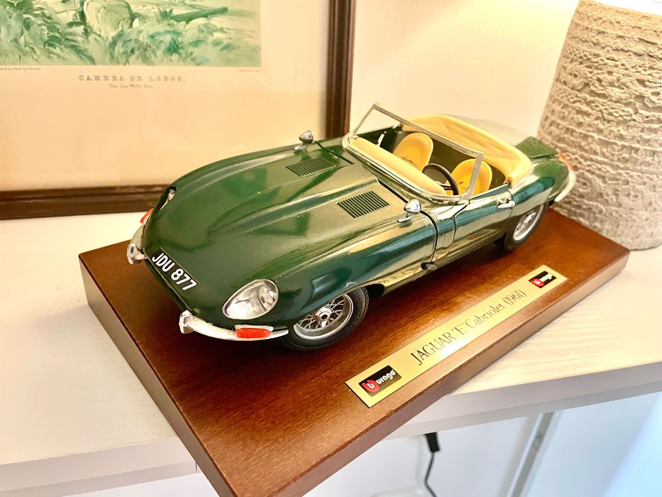 Miniatura Jaguar “E” Cabriolet