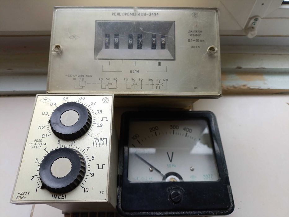 Реле времени, вольтметр,мощные диоды,  катушки, кнопки . автоматы