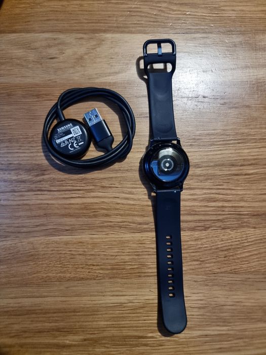 Smartwatch zegarek SAMSUNG SM-R830