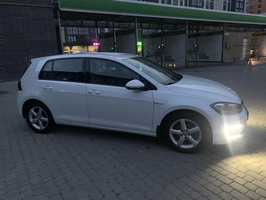 Volkswagen e-Golf 2017 року.Електро 36kw