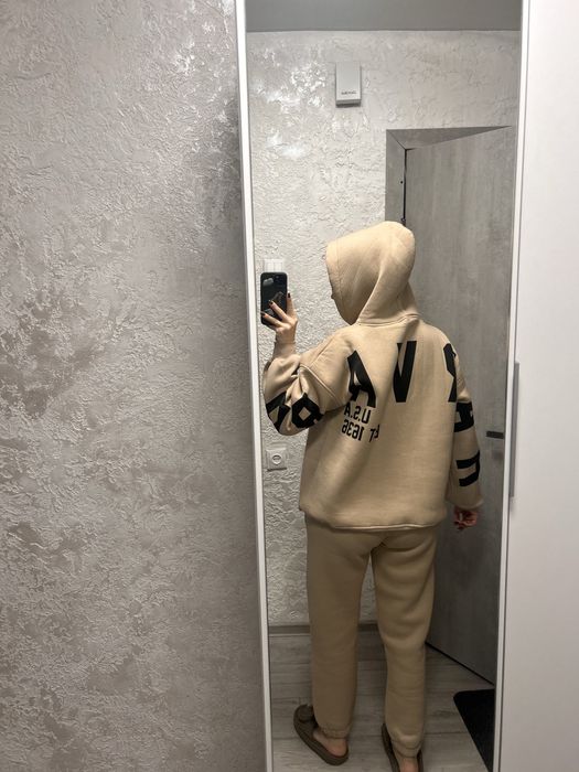 Теплий жіночій костюм