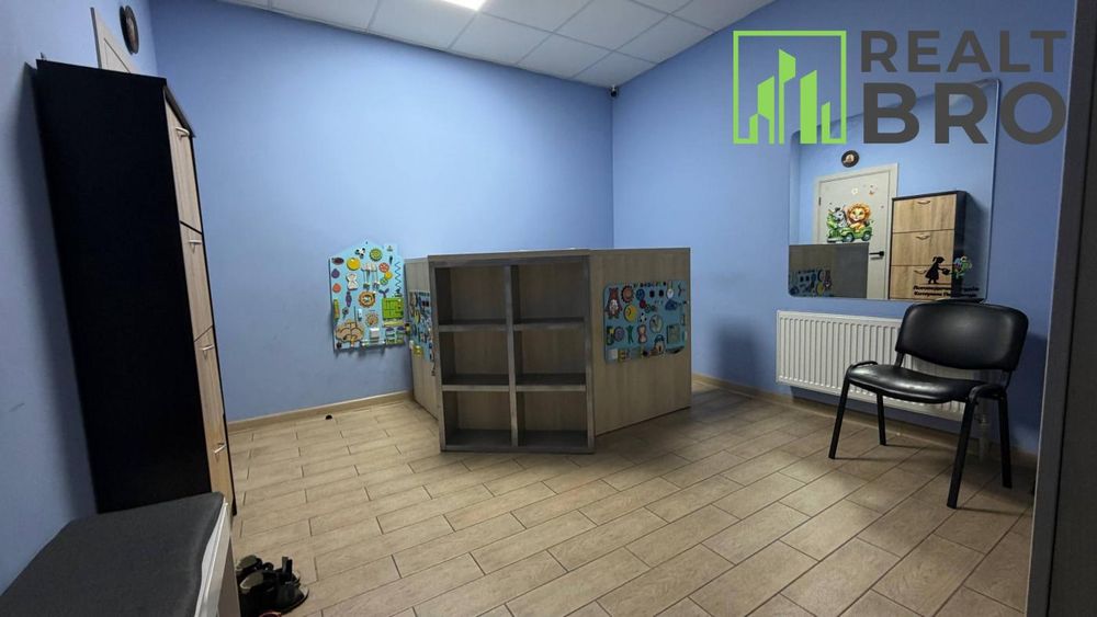 Виставка, 100м, кабінетна система + рецепція