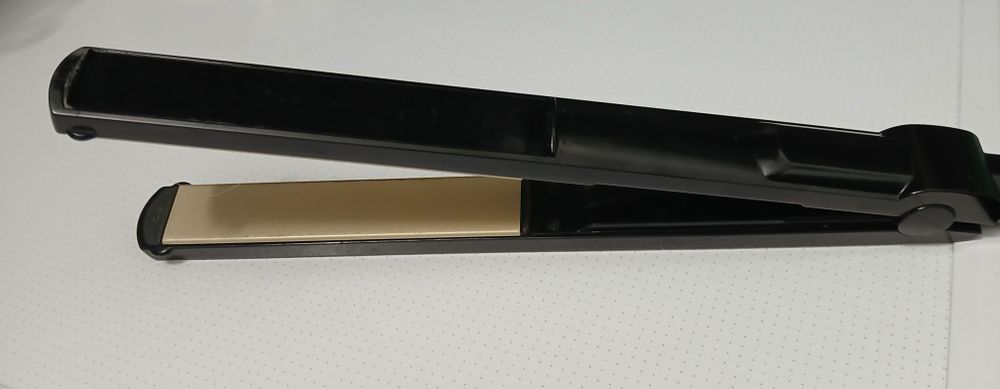 Prostownica Babyliss płytka tytanowa 230V