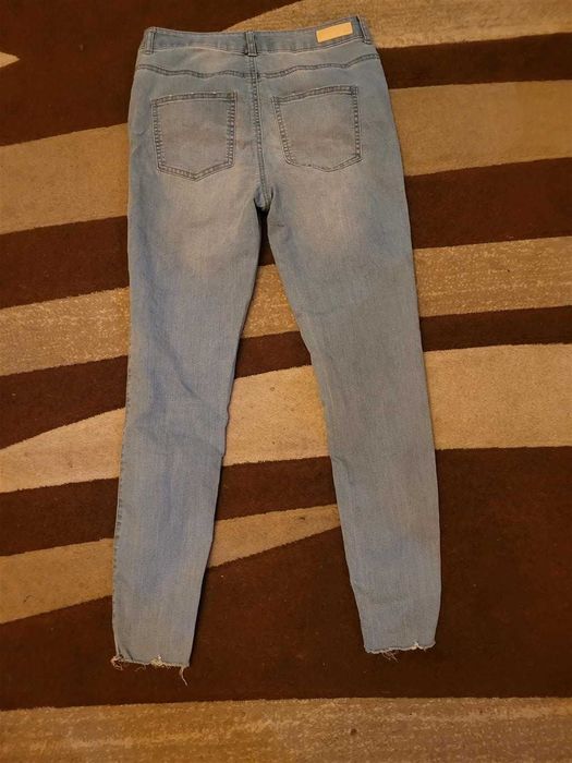 Damskie Spodnie Jeansowe Pieces - Rozmiar L, Lycra, Zadbane, Jeansy