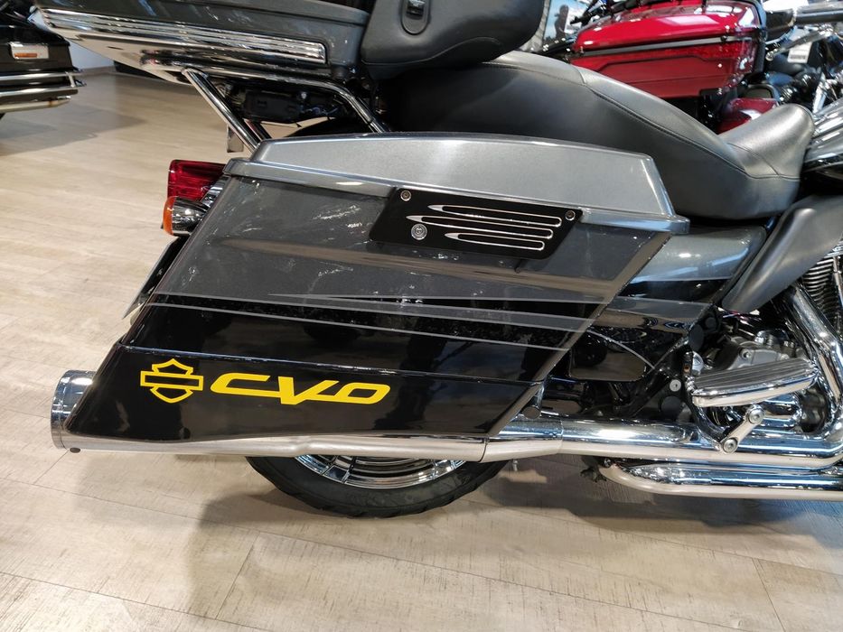 Harley davidson  road glid cvo