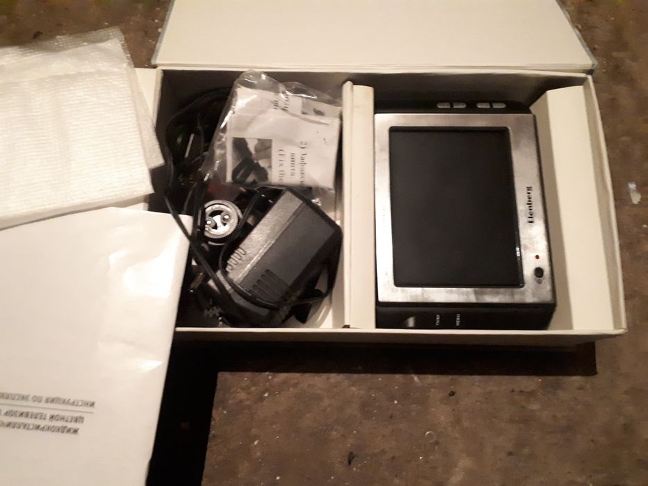 Телевізор кольоровий переносний ElenbergTV-507 з 5-дюймовим РК-екраном