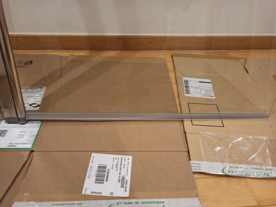 Resguardo de banheira em Vidro