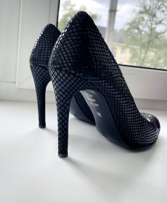 Жіночі туфлі. Женские туфли лодочки. Кожа