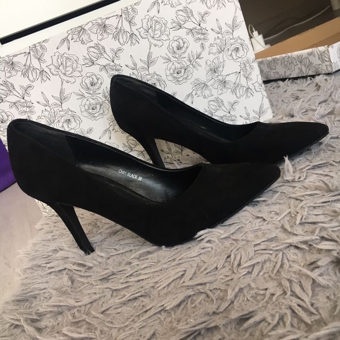 Szpilki czarne buty na obcasie 38
