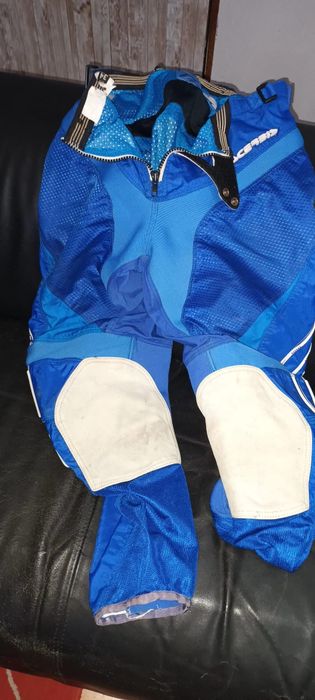 Conjunto Calcas de Motocross e peitoral