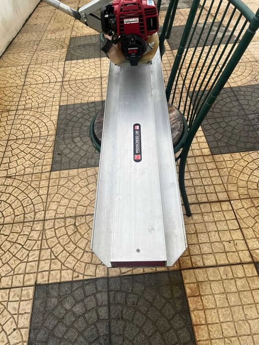 Régua a gasolina ALTRAD MIDISCREED 200 usada 1 vez