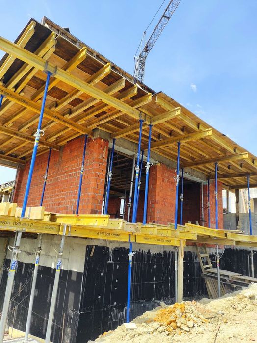 Оренда опалубки DOCA, баштові крани, бетононасос, кран-маніпулятор