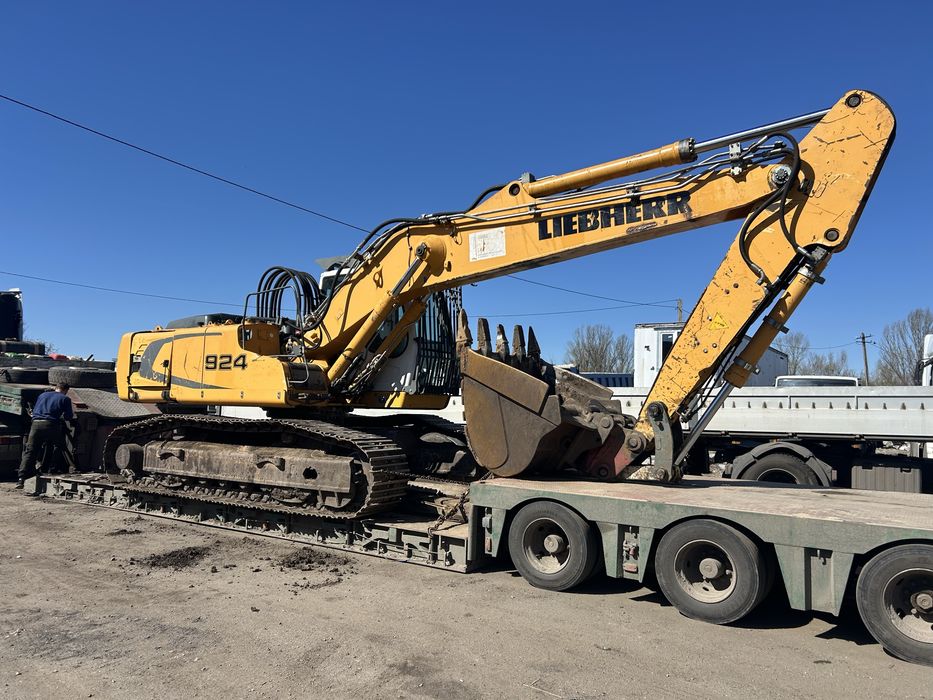 Оренда спецтехніки: гусеничні екскаватори, самоскиди, трали, JCB.3cx