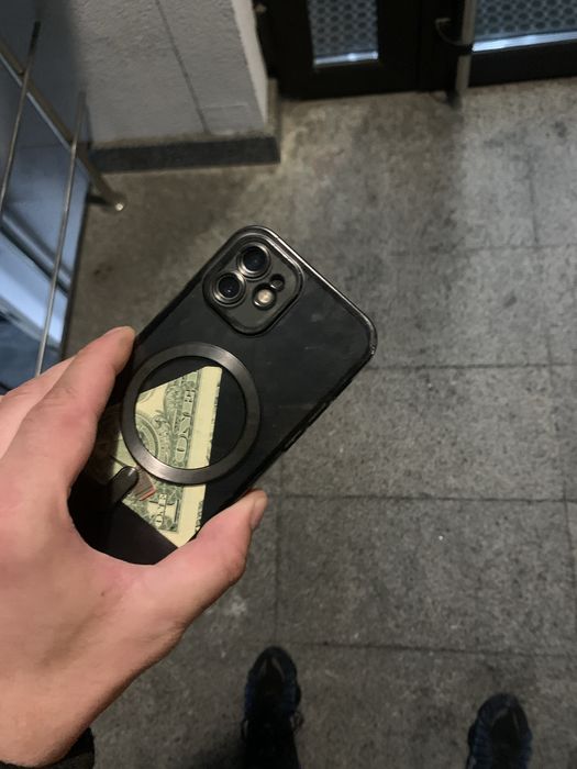 Продам iphone 12 64gb
