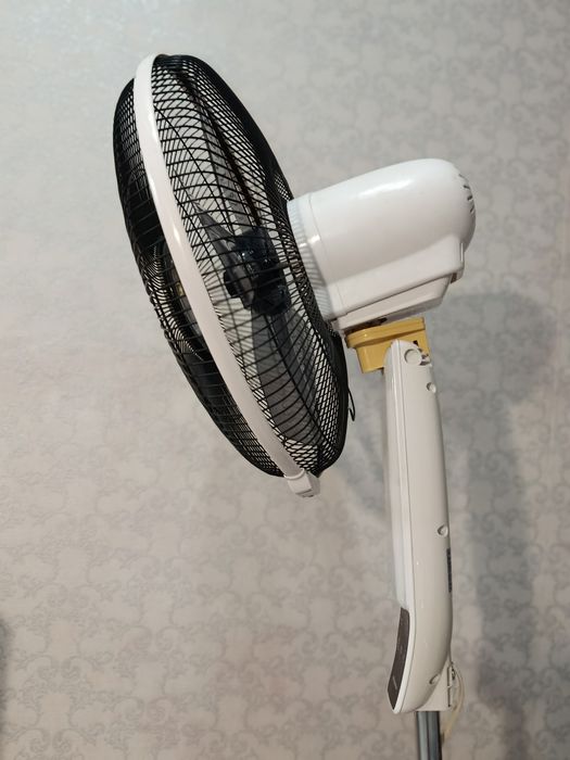 Напольный вентилятор Hansa.б/у