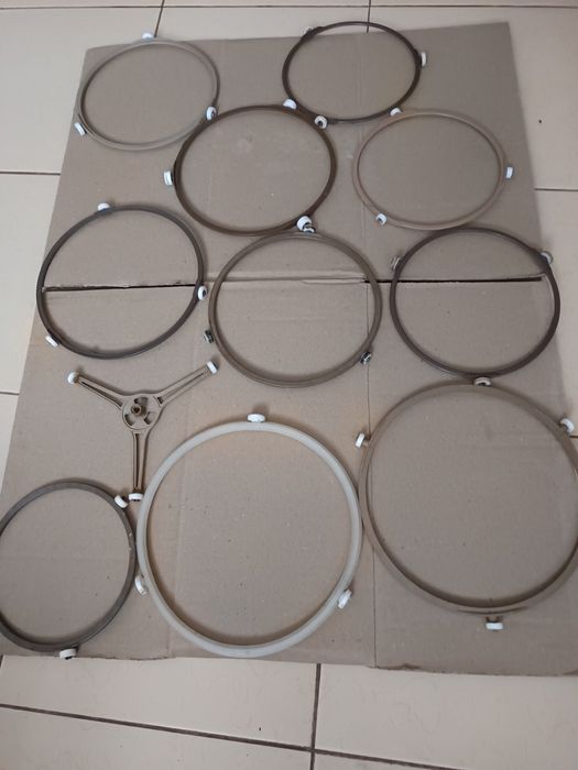 Ролики, тарелка для микроволновки.