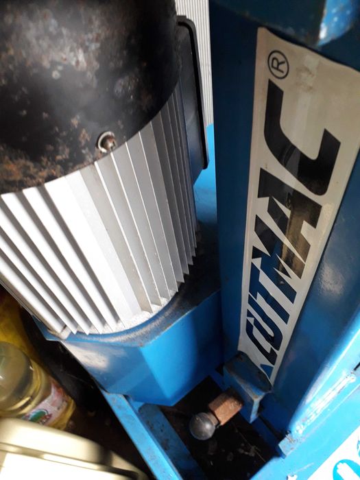 Дровокол електричний 220в