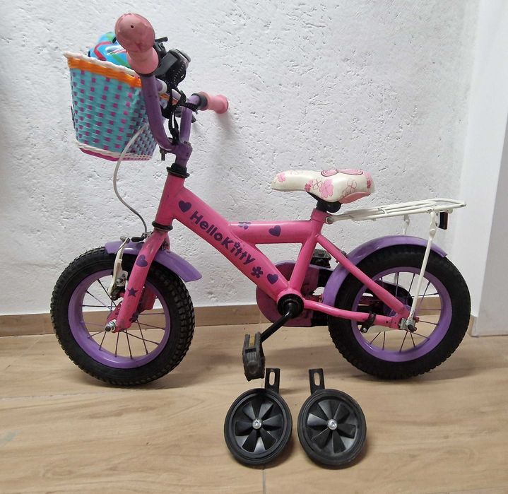 Rowerek dziecięcy 12"kółka boczne kask koszyczek