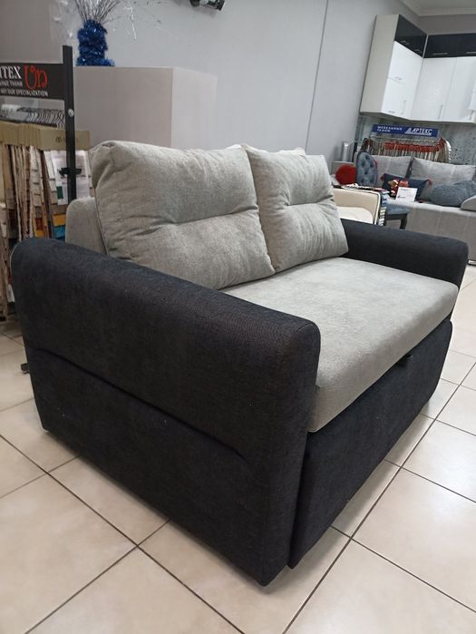 Диван-малютка.Новий