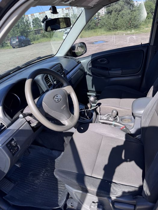 В продажу Suzuki Grand Vitara 2004
