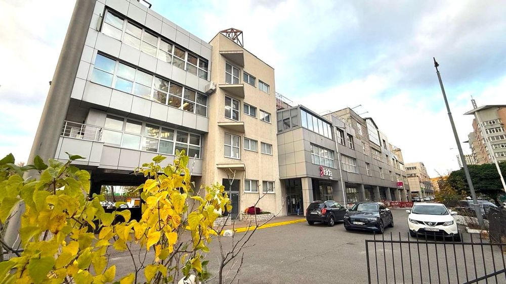 Оренда під офіс / спортзал 1375м2 біля метро Лівобережна