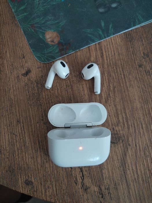 iPhone air pods 3