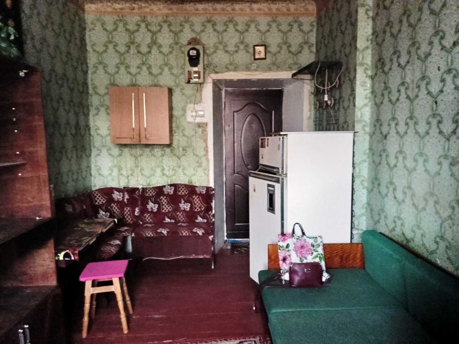 Продаж 1-кімнатної вітальні на ХТЗ